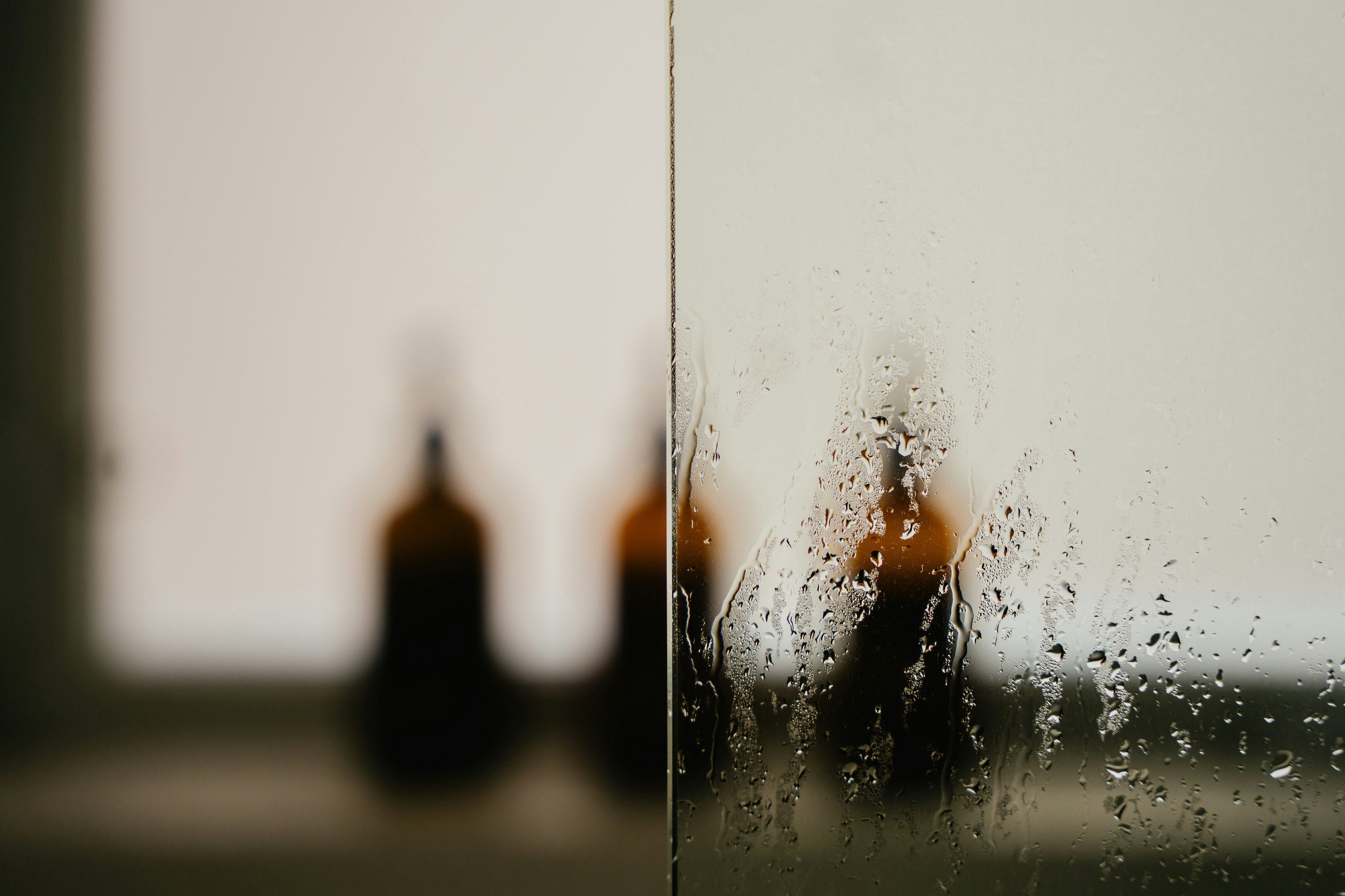 What’s the Difference Between Sauna Aromas and Essential Oils?